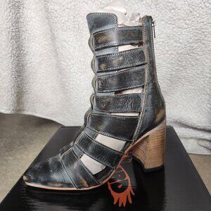 *New* Gorgeous Freebird Jagger Bootie, Ice color, Size 10